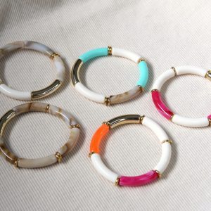 Bracelet jonc tendance - perles tubes en résine acrylique incurvées - Rondelles en acier inoxydable