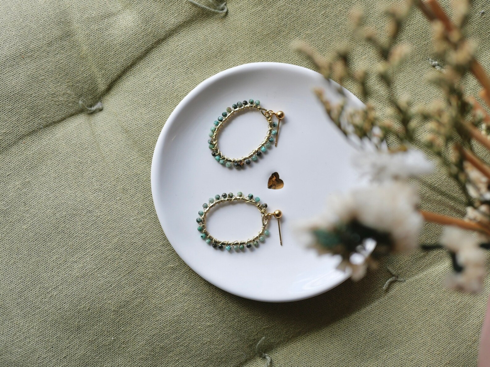 Boucles d'oreilles bohème en perles turquoise | pierres semi précieuses – Image 2